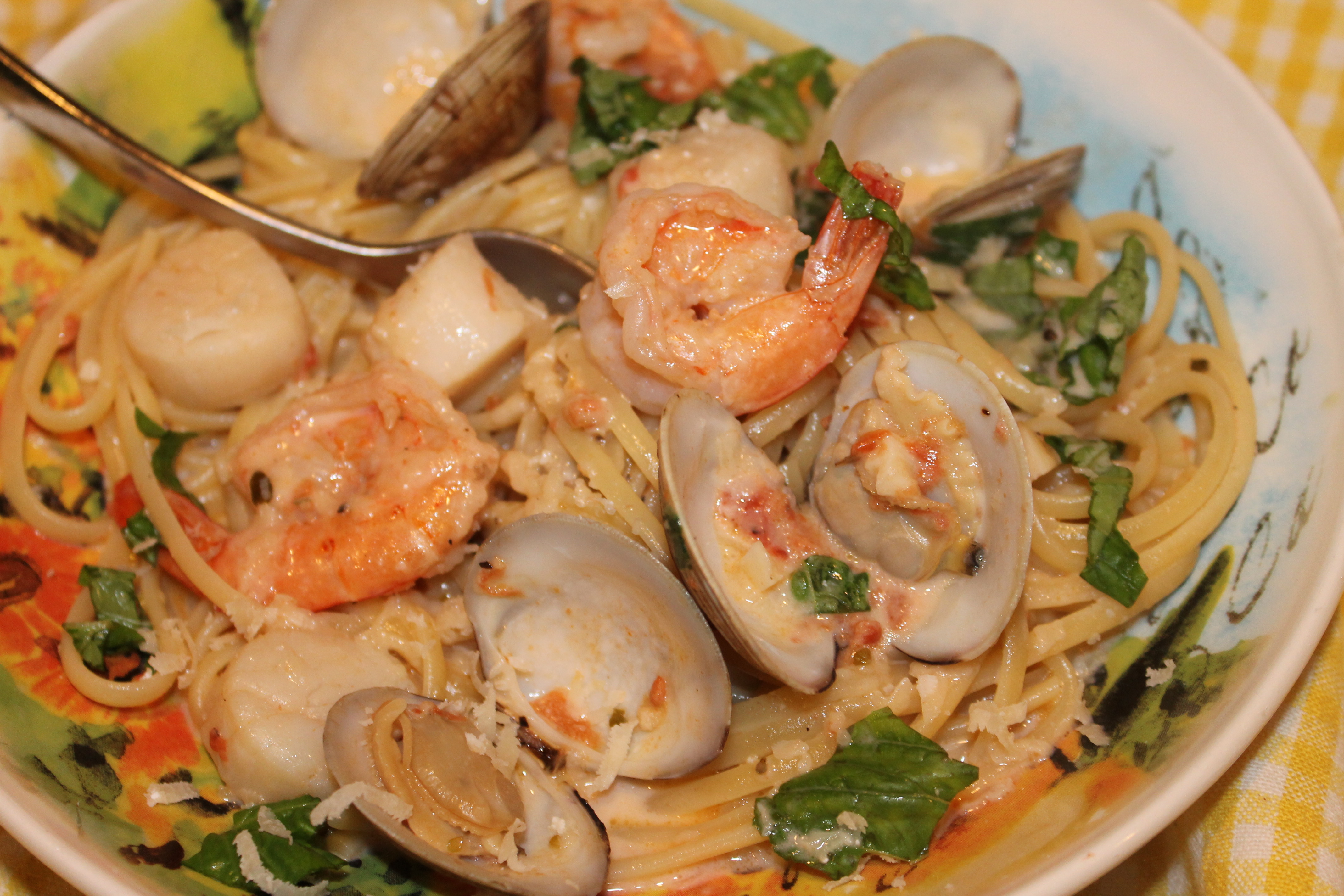 Scrumptious Seafood Pasta Dish 