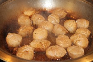 Searing/pan frying the scallops 
