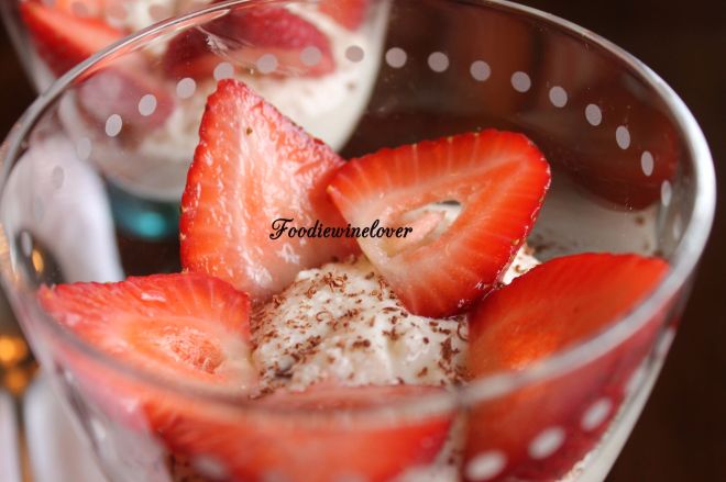 Strawberries, Chocolate & Cannoli Cream 